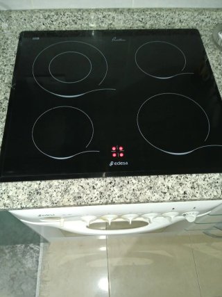 Vitrocerámica y horno Edesa