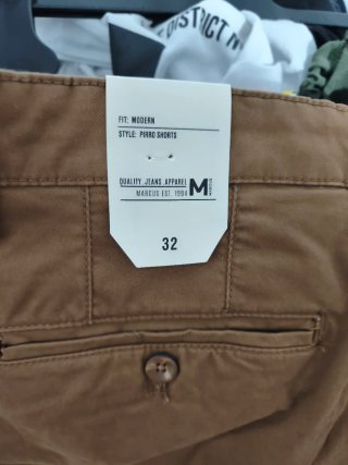 Bermuda estilo chino marrón