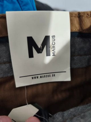Bermuda estilo chino marrón