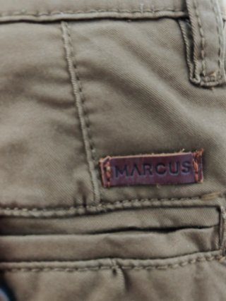 Bermuda estilo chino marrón