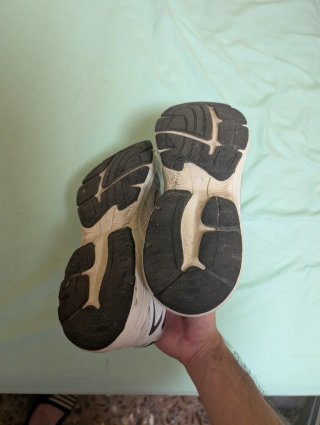 Deportivas Umbro Blancas y Negras