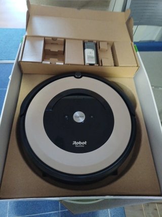 Roomba E5 con base de carga