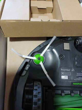 Roomba E5 con base de carga