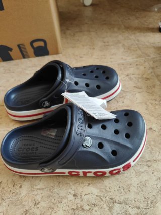 Crocs zapatillas azul y rojo