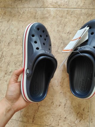 Crocs zapatillas azul y rojo