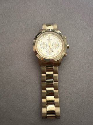 Reloj Guess Cronógrafo Dorado