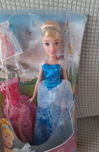 Muñeca Disney Princess Cenicienta nueva.precintada