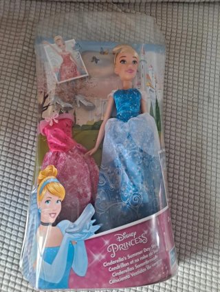 Muñeca Disney Princess Cenicienta nueva.precintada