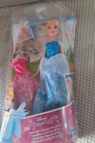 Muñeca Disney Princess Cenicienta nueva.precintada