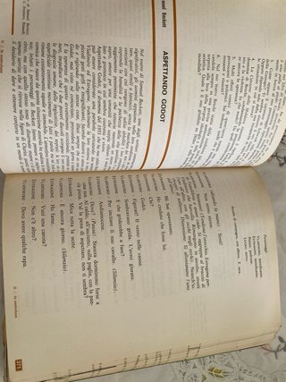 Vecchio libro di antologia per le scuole medie