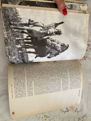 Vecchio libro di antologia per le scuole medie