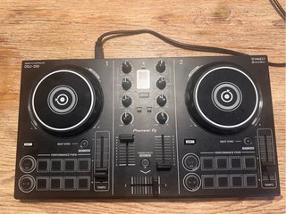 Controlador DJ Pioneer DDJ-200