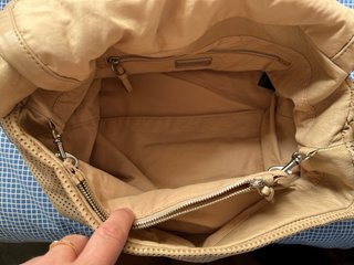 Bolso Bimba y Lola trenzado beige
