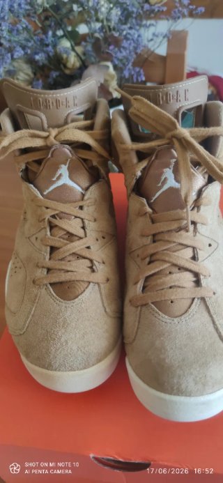 Sneakers Jordan Retro Marroni e Bianchi