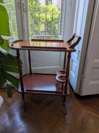 Mesa auxiliar de madera y metal