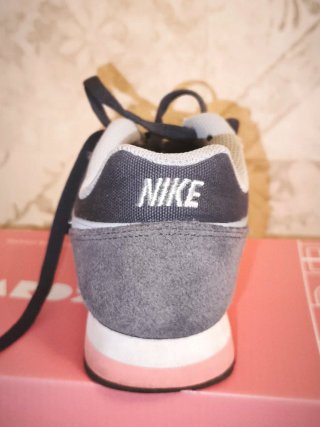 Nike MD Runner 2 Mujer azul, Rosa y blanco