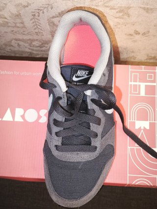 Nike MD Runner 2 Mujer azul, Rosa y blanco