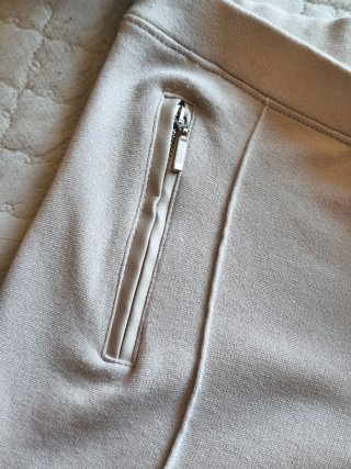 Pantalón leggins Stradivarius claro, perfecto!!