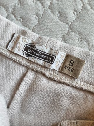 Pantalón leggins Stradivarius claro, perfecto!!