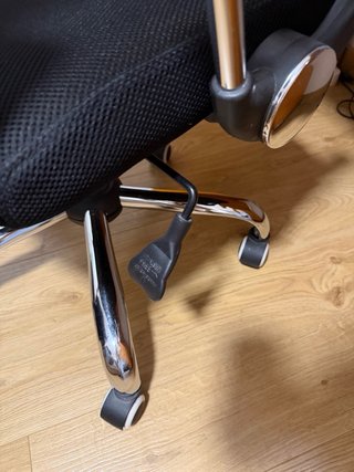 Silla de estudio negra con ruedas