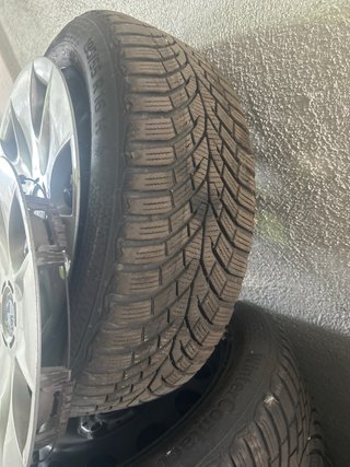 4 Neumáticos 195/55R16 87H con Tapacubos BMW
