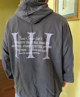 Sudadera Yuxus Negra con Diseño