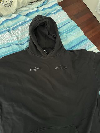 Sudadera Yuxus Negra con Diseño