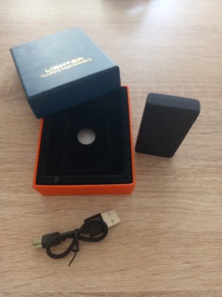 Encendedor electrónico recargable por USB, negro.