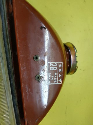 FARO DELANTERO DERECHO SEAT 131