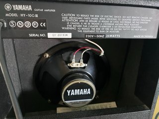 Amplificador Yamaha HY-10GIII 25W Negro
