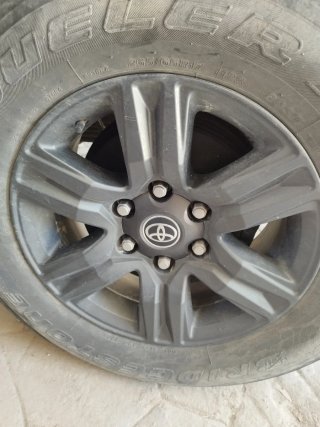 Llantas Originales Toyota Hilux 265/65R17