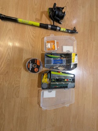 Set de Pesca con Caña y aparejos