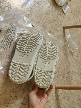 Crocs Beige/Verde Talla M 5 W7
