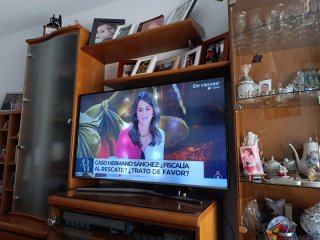 Samsung 46 Smart TV (lupas despegadas)