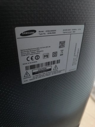 Samsung 46 Smart TV (lupas despegadas)