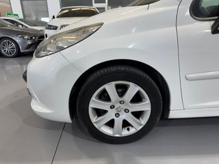 PEUGEOT 207 Sport 1.6 HDI 90