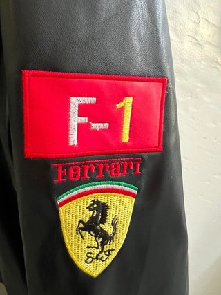 Chaqueta Ferrari Negra y Roja