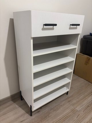 Mueble zapatero blanco con cajón