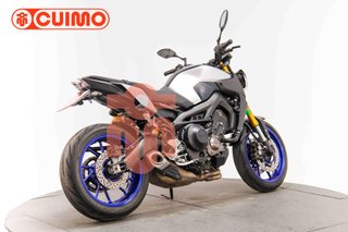 YAMAHA MT 09