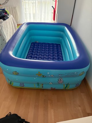 Piscina hinchable infantil agua y bolas