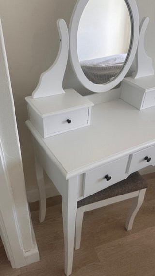 Muebles de habitación blancos