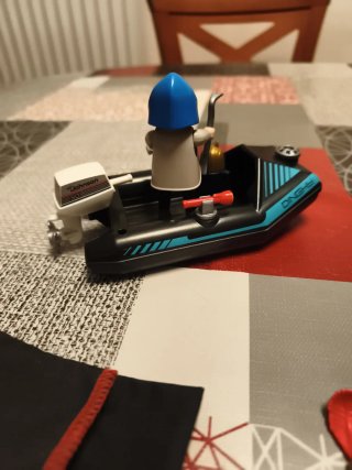 Lancha Playmobil con accesorios