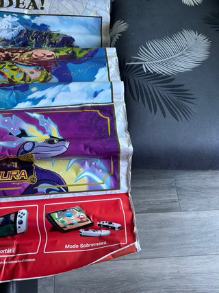 Póster Publicitario Pokémon Escarlata y Púrpura