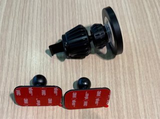 Supporto magnetico smartphone per auto compatto