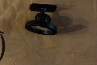 Supporto magnetico smartphone per auto compatto