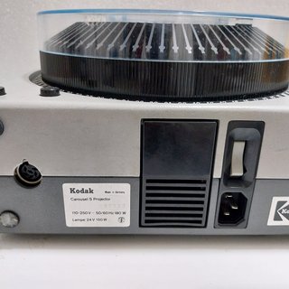 Proyector Kodak Carousel S y cargador de diapositi