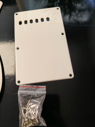 Golpeador Stratocaster Cargado Blanco