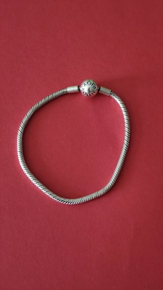 Pulsera Pandora Plata con opción de 2 Charms.plata