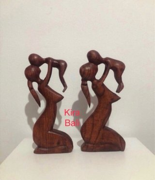 Escultura figura madre e hijo. Regalo decoración