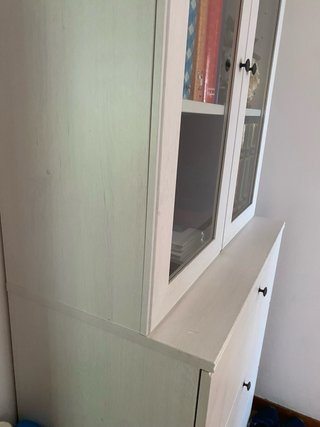 Vitrina de madera y cristal Ikea